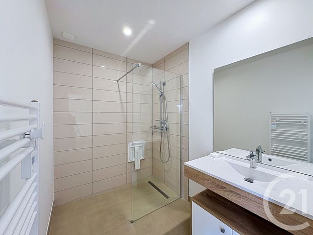 Maison &agrave; louer - 3 pi&egrave;ces - 64 m2 - Plouagat - 22 - BRETAGNE