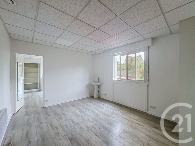 Appartement Local &agrave; louer - 4 pi&egrave;ces - 75,85 m2 - Guingamp - 22 - BRETAGNE
