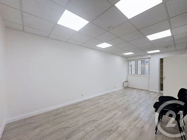 Appartement Local &agrave; louer - 4 pi&egrave;ces - 75,85 m2 - Guingamp - 22 - BRETAGNE