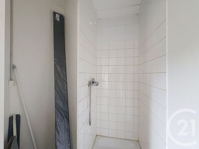 Appartement Local &agrave; louer - 4 pi&egrave;ces - 75,85 m2 - Guingamp - 22 - BRETAGNE