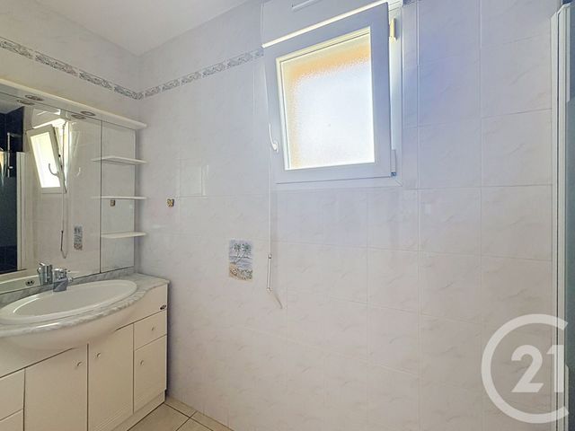 Maison &agrave; louer - 4 pi&egrave;ces - 75 m2 - Pommerit Le Vicomte - 22 - BRETAGNE