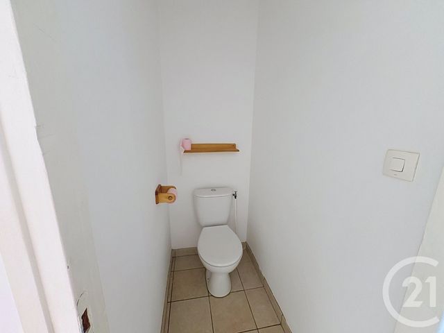 Maison &agrave; louer - 4 pi&egrave;ces - 75 m2 - Pommerit Le Vicomte - 22 - BRETAGNE
