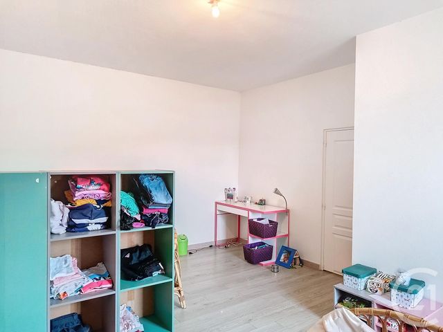 Maison &agrave; louer - 5 pi&egrave;ces - 95,70 m2 - Lanrodec - 22 - BRETAGNE