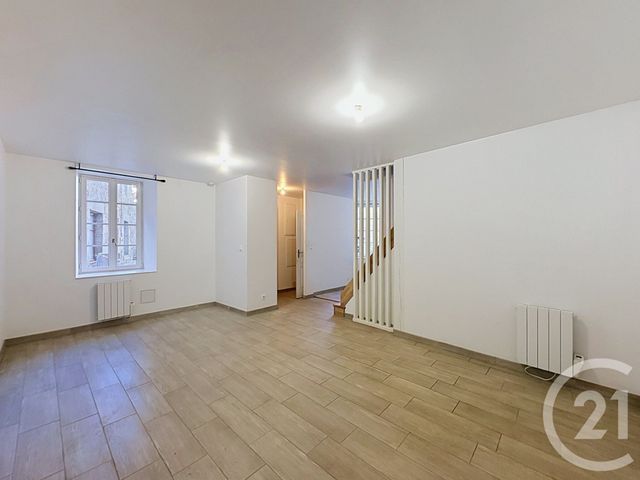 Maison &agrave; louer - 4 pi&egrave;ces - 85,31 m2 - Chatelaudren - 22 - BRETAGNE