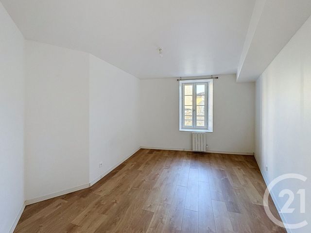 Maison &agrave; louer - 4 pi&egrave;ces - 85,31 m2 - Chatelaudren - 22 - BRETAGNE