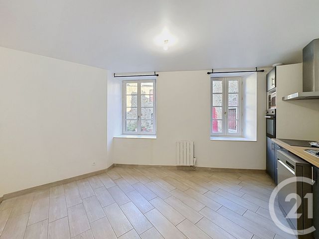 Maison &agrave; louer - 4 pi&egrave;ces - 85,31 m2 - Chatelaudren - 22 - BRETAGNE