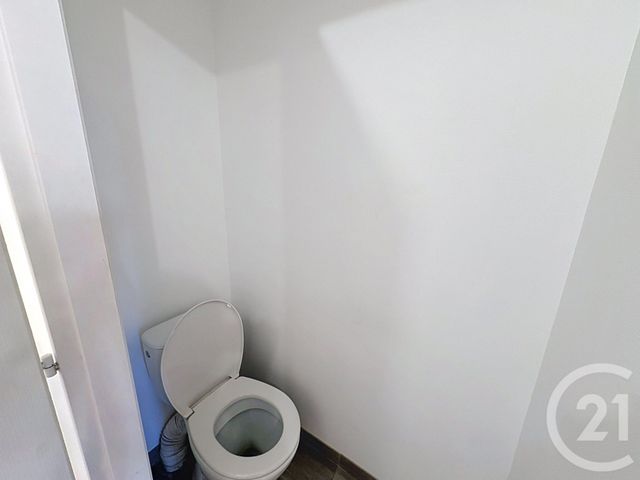 Maison &agrave; louer - 4 pi&egrave;ces - 85,31 m2 - Chatelaudren - 22 - BRETAGNE