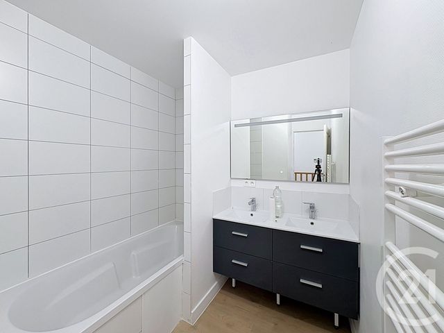 Maison &agrave; louer - 4 pi&egrave;ces - 85,31 m2 - Chatelaudren - 22 - BRETAGNE