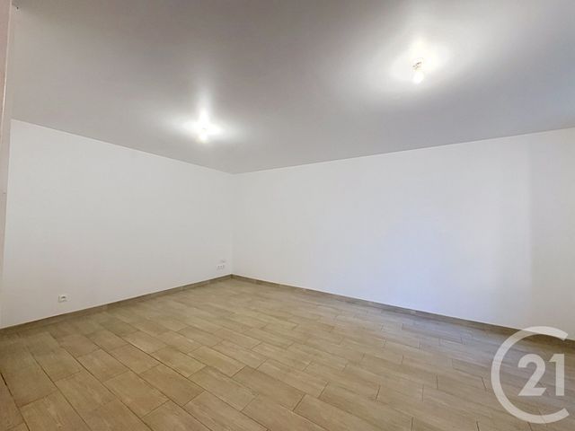 Maison &agrave; louer - 4 pi&egrave;ces - 85,31 m2 - Chatelaudren - 22 - BRETAGNE