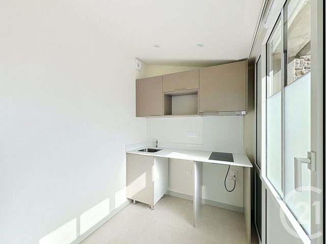 Maison &agrave; louer - 1 pi&egrave;ce - 27,90 m2 - Guingamp - 22 - BRETAGNE