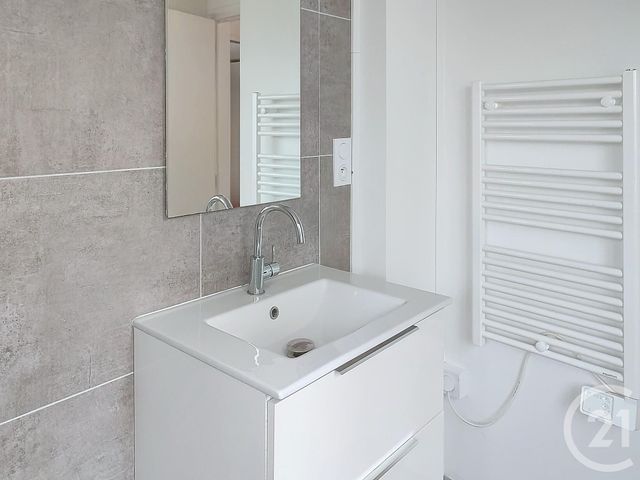 Appartement T2 &agrave; louer - 2 pi&egrave;ces - 30,82 m2 - Guingamp - 22 - BRETAGNE