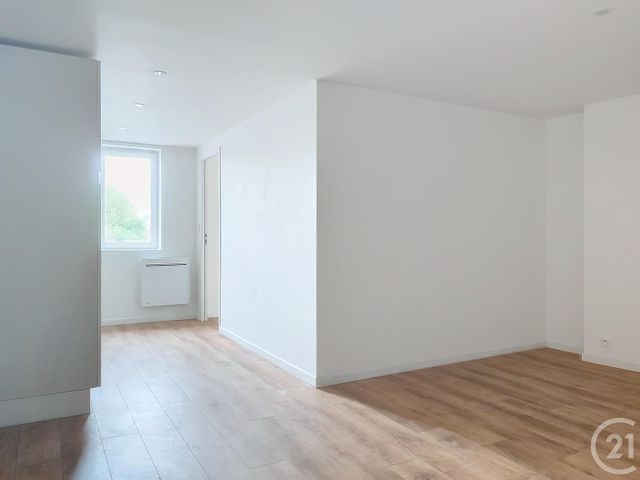 Appartement T2 &agrave; louer - 2 pi&egrave;ces - 30,82 m2 - Guingamp - 22 - BRETAGNE