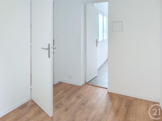 Appartement T2 &agrave; louer - 2 pi&egrave;ces - 30,82 m2 - Guingamp - 22 - BRETAGNE