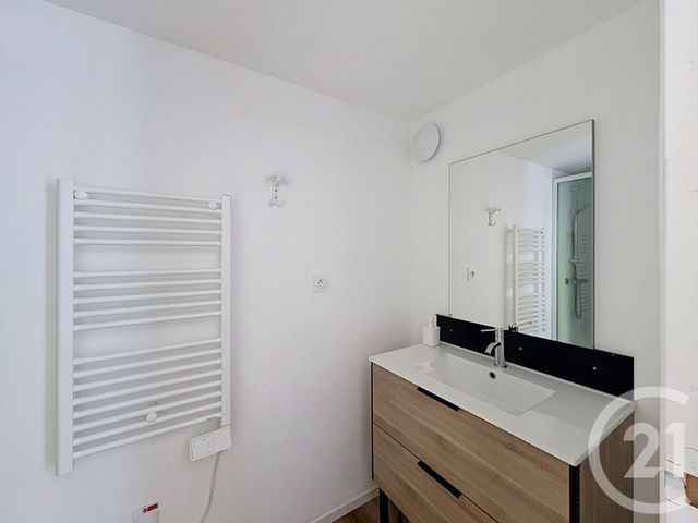 Appartement T2 &agrave; louer - 2 pi&egrave;ces - 38 m2 - Lanrodec - 22 - BRETAGNE