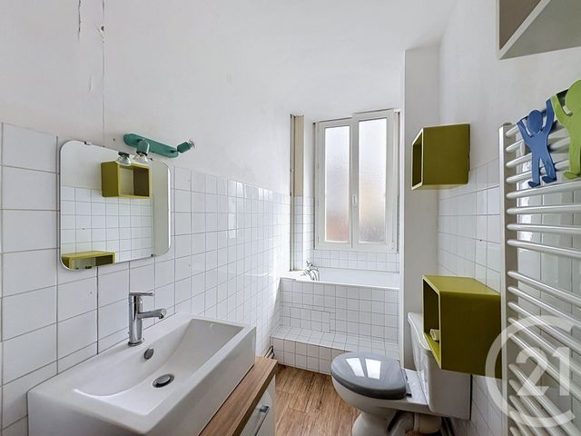 Maison &agrave; louer - 4 pi&egrave;ces - 98,62 m2 - Guingamp - 22 - BRETAGNE