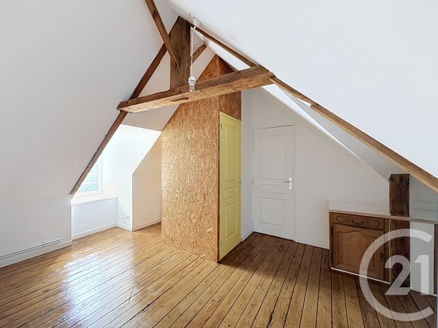 Maison &agrave; louer - 4 pi&egrave;ces - 98,62 m2 - Guingamp - 22 - BRETAGNE