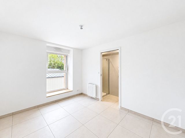Maison &agrave; louer - 4 pi&egrave;ces - 102,25 m2 - Plouisy - 22 - BRETAGNE