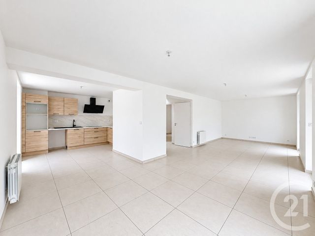 Maison &agrave; louer - 4 pi&egrave;ces - 102,25 m2 - Plouisy - 22 - BRETAGNE