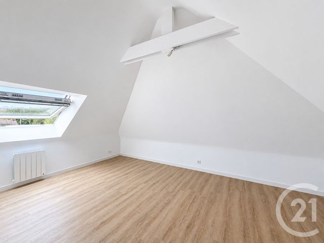 Maison &agrave; louer - 4 pi&egrave;ces - 102,25 m2 - Plouisy - 22 - BRETAGNE