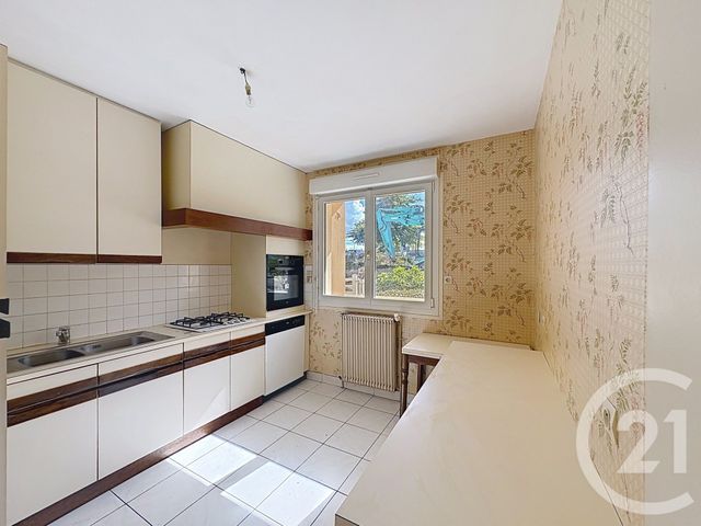 Appartement &agrave; louer - 3 pi&egrave;ces - 70,04 m2 - Guingamp - 22 - BRETAGNE