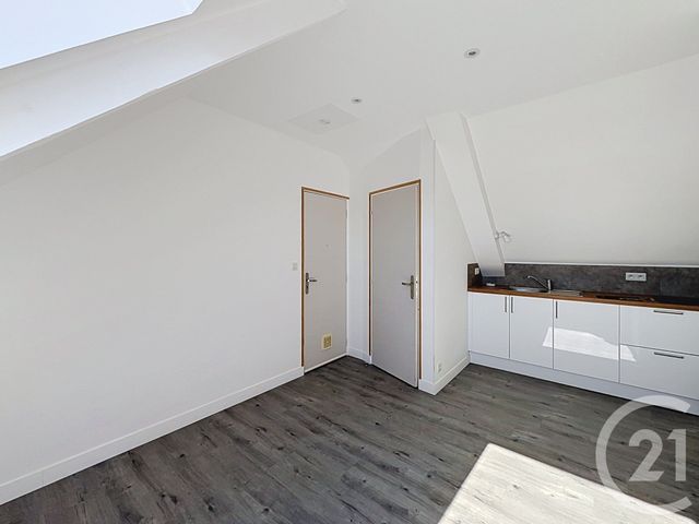 Appartement T3 &agrave; louer - 3 pi&egrave;ces - 29,42 m2 - Guingamp - 22 - BRETAGNE