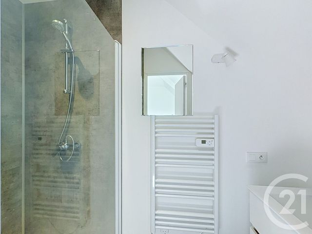 Appartement T3 &agrave; louer - 3 pi&egrave;ces - 29,42 m2 - Guingamp - 22 - BRETAGNE