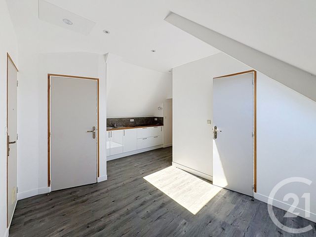 Appartement T3 &agrave; louer - 3 pi&egrave;ces - 29,42 m2 - Guingamp - 22 - BRETAGNE