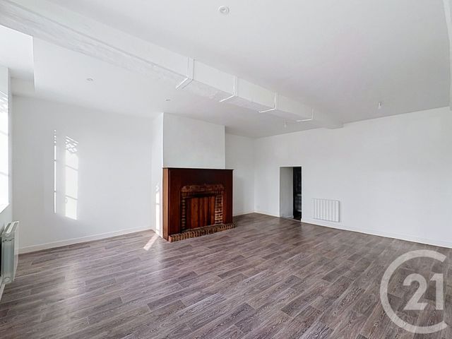 Appartement T3 &agrave; louer - 3 pi&egrave;ces - 75,87 m2 - Guingamp - 22 - BRETAGNE