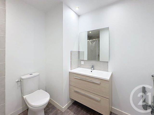 Appartement T3 &agrave; louer - 3 pi&egrave;ces - 75,87 m2 - Guingamp - 22 - BRETAGNE