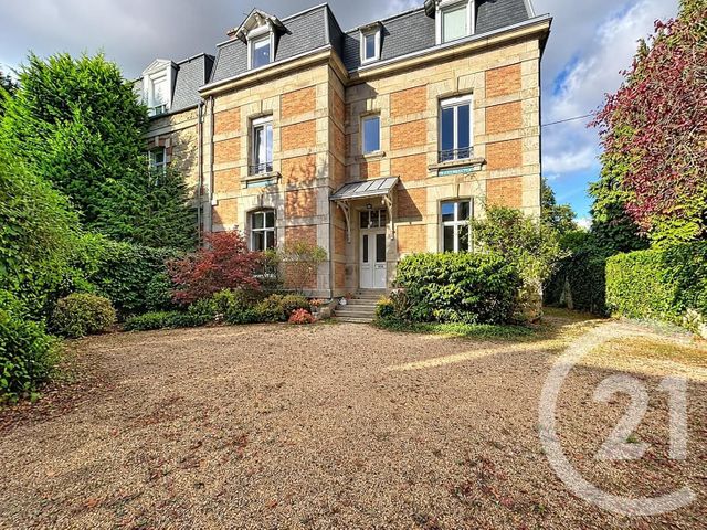 Maison 9 pièces 300 m² · à Guingamp · 300 m² · 524 000 €