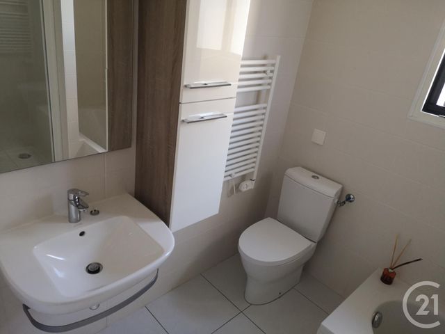 Appartement T4 &agrave; louer - 3 pi&egrave;ces - 74,17 m2 - Ploemeur - 56 - BRETAGNE