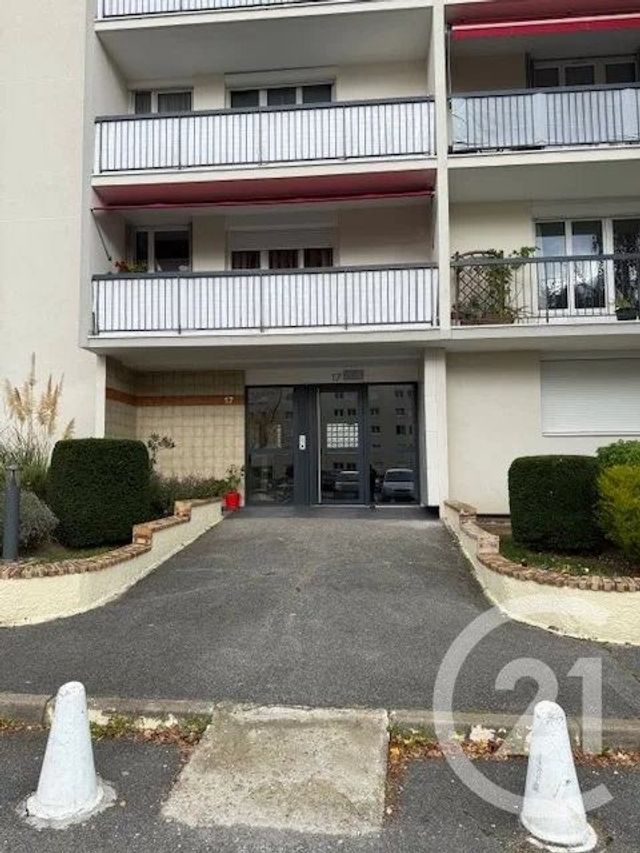 Appartement F3 &agrave; louer - 3 pi&egrave;ces - 64,25 m2 - Chilly Mazarin - 91 - ILE-DE-FRANCE