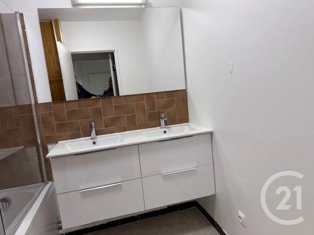 Appartement F3 &agrave; louer - 3 pi&egrave;ces - 64,25 m2 - Chilly Mazarin - 91 - ILE-DE-FRANCE