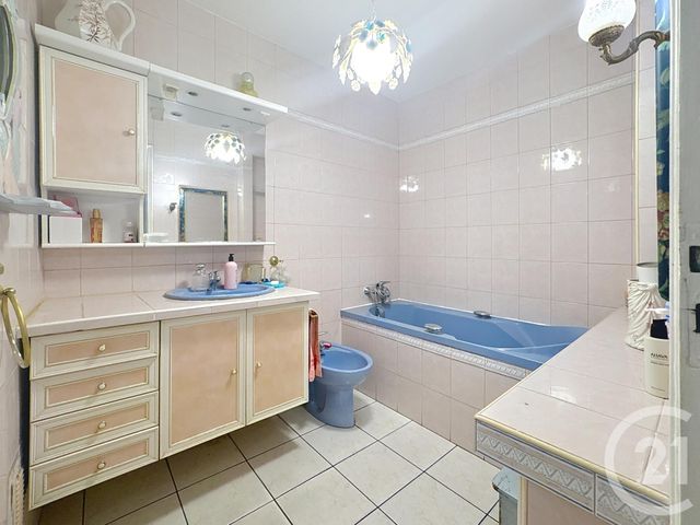 Appartement T4 &agrave; vendre - 4 pi&egrave;ces - 86,78 m2 - Marseille - 13008 - PROVENCE-ALPES-COTE-D-AZUR