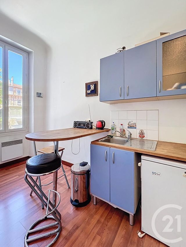 Appartement à vendre - 2 pièces - 68 m2 - Marseille - 13006 - PROVENCE-ALPES-COTE-D-AZUR