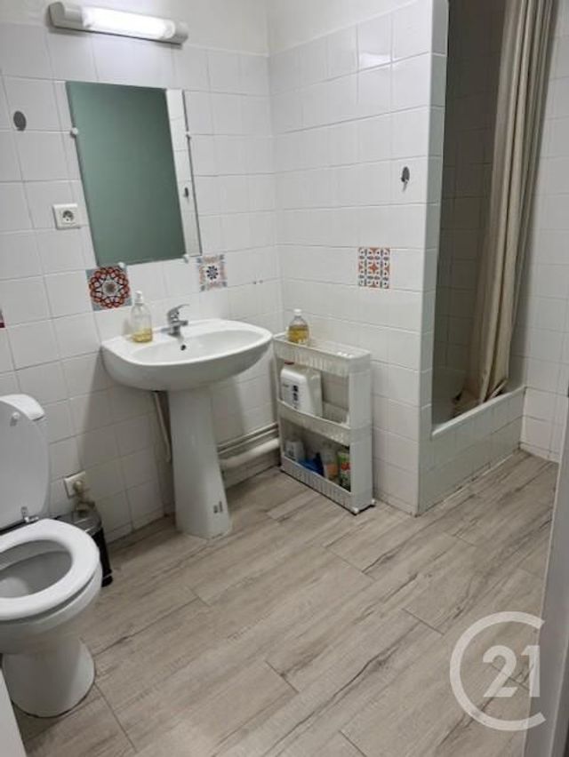 Local commercial à louer - 54.46 m2 - 13 - Bouches-du-Rhone