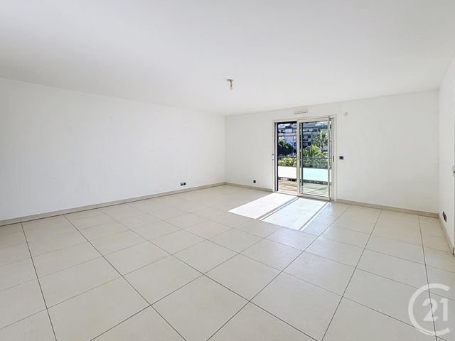 Appartement &agrave; louer - 4 pi&egrave;ces - 105,09 m2 - Marseille - 13008 - PROVENCE-ALPES-COTE-D-AZUR