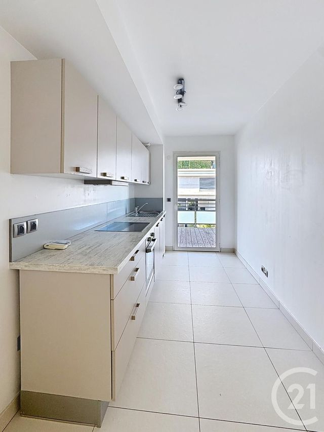 Appartement &agrave; louer - 4 pi&egrave;ces - 105,09 m2 - Marseille - 13008 - PROVENCE-ALPES-COTE-D-AZUR