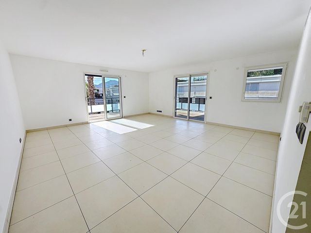 Appartement &agrave; louer - 4 pi&egrave;ces - 105,09 m2 - Marseille - 13008 - PROVENCE-ALPES-COTE-D-AZUR