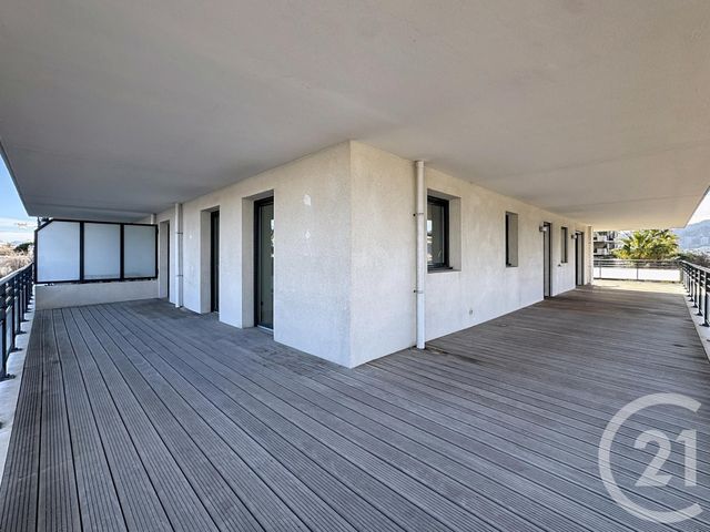 Appartement &agrave; louer - 4 pi&egrave;ces - 105,09 m2 - Marseille - 13008 - PROVENCE-ALPES-COTE-D-AZUR