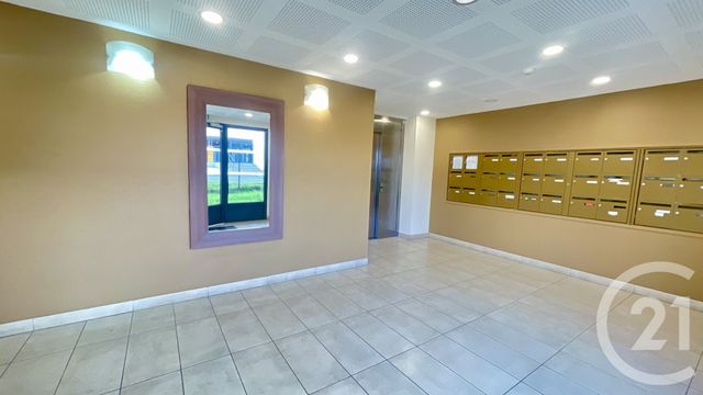 Appartement &agrave; vendre - 3 pi&egrave;ces - 59,68 m2 - Persan - 95 - ILE-DE-FRANCE
