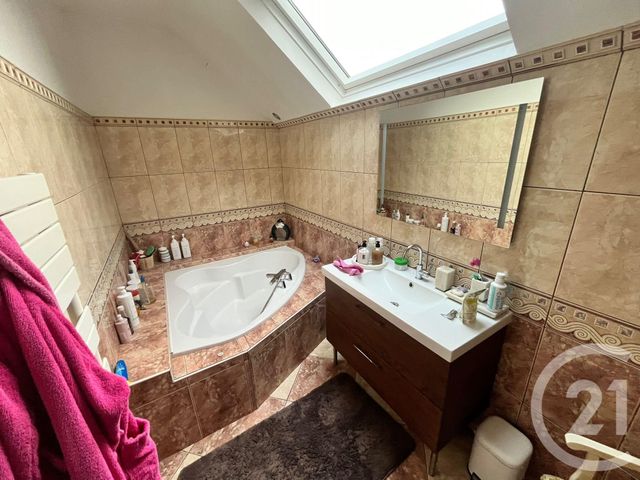 Maison à vendre - 8 pièces - 237,66 m2 - Beaumont Sur Oise - 95 - ILE-DE-FRANCE