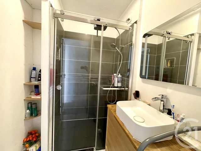 Appartement T3 à vendre - 3 pièces - 65,07 m2 - St Priest - 69 - RHONE-ALPES