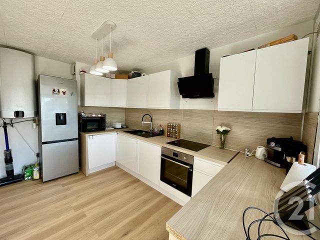 Appartement T3 à vendre - 3 pièces - 65,07 m2 - St Priest - 69 - RHONE-ALPES