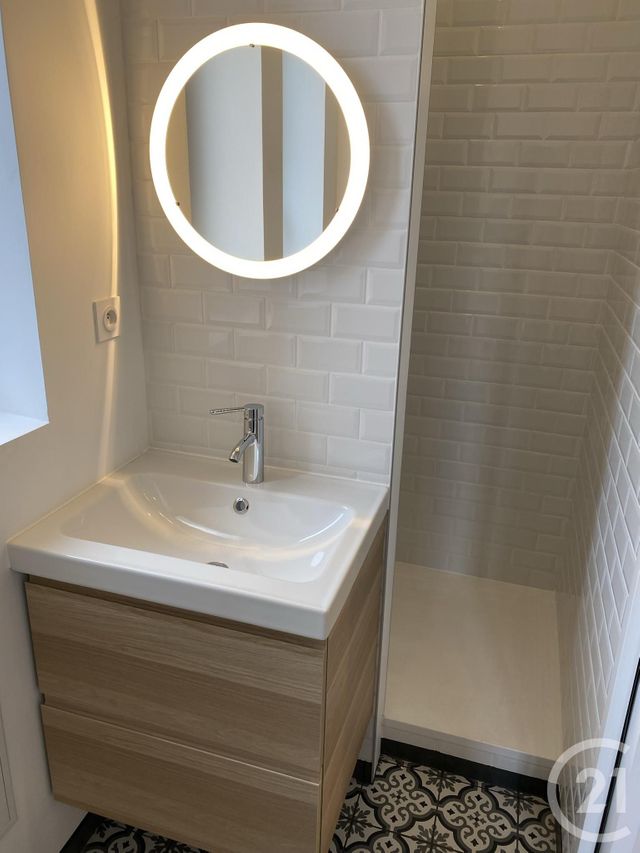 Maison &agrave; louer - 4 pi&egrave;ces - 81,53 m2 - Bron - 69 - RHONE-ALPES