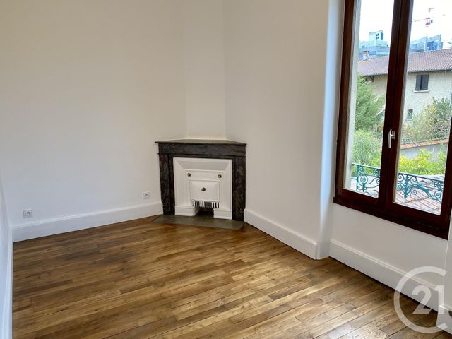 Maison &agrave; louer - 4 pi&egrave;ces - 81,53 m2 - Bron - 69 - RHONE-ALPES