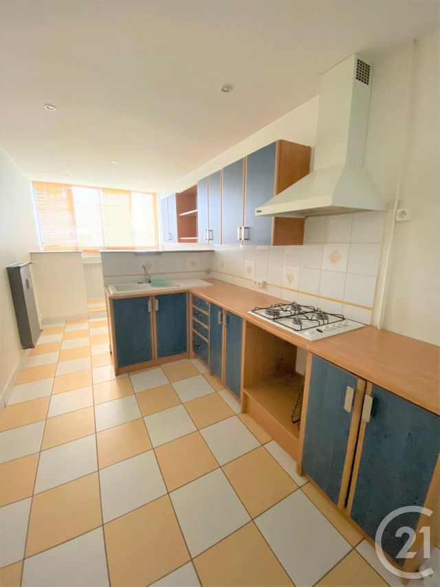 Appartement T3 &agrave; louer - 3 pi&egrave;ces - 72,74 m2 - Pierre Benite - 69 - RHONE-ALPES