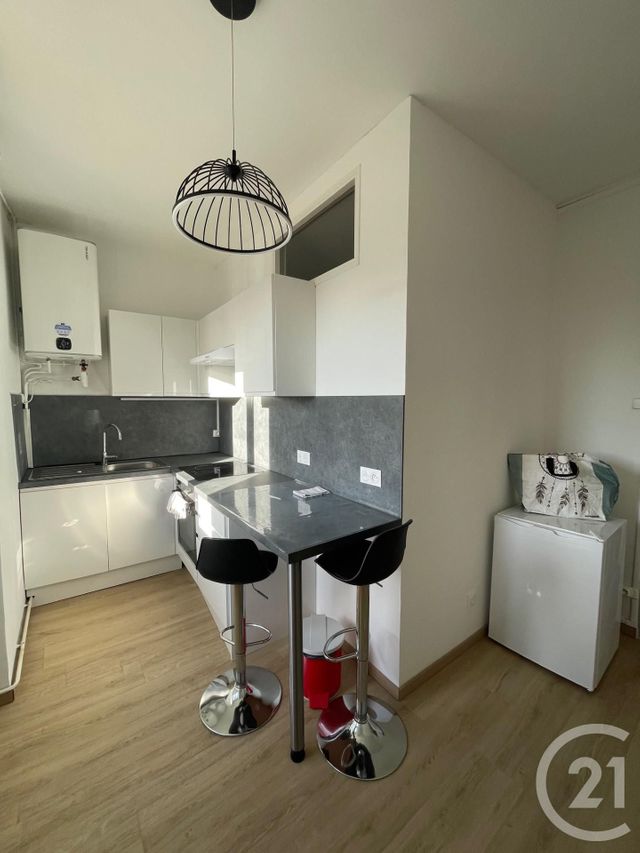Appartement T2 &agrave; louer - 2 pi&egrave;ces - 42,07 m2 - Oullins - 69 - RHONE-ALPES