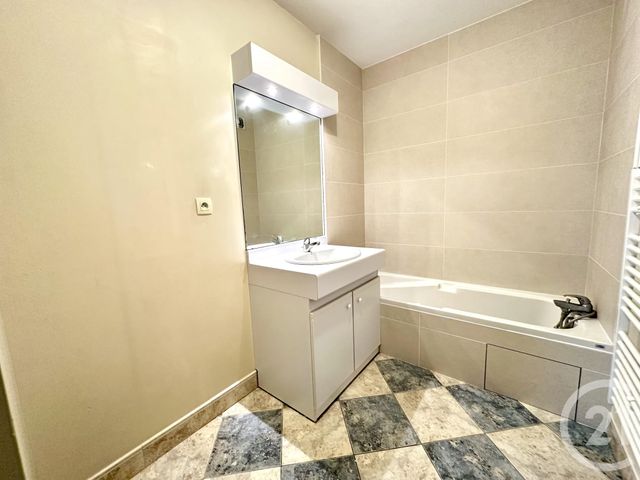 Appartement F4 &agrave; louer - 4 pi&egrave;ces - 85,42 m2 - St Genis Laval - 69 - RHONE-ALPES