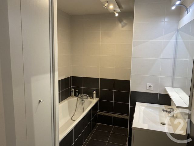 Appartement F3 &agrave; louer - 3 pi&egrave;ces - 73,23 m2 - Lyon - 69008 - RHONE-ALPES